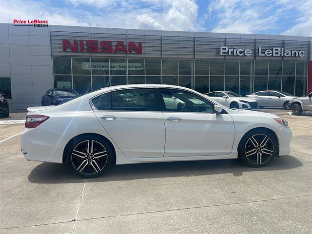 Used 2017 Honda Accord Sport image 5