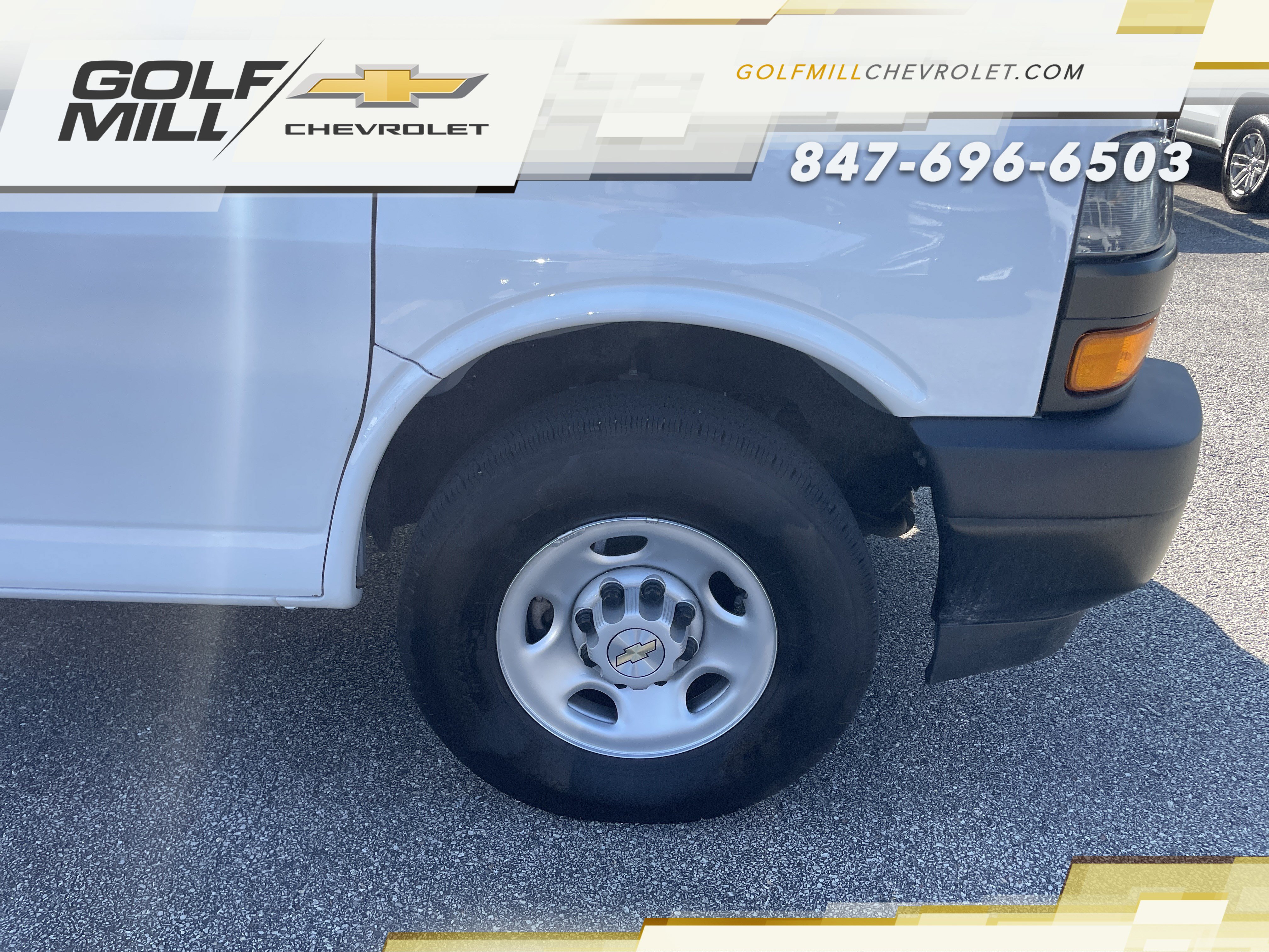 Used 2025 Chevrolet Express 2500 Extended w/ Driver Convenience Package RWD image 28