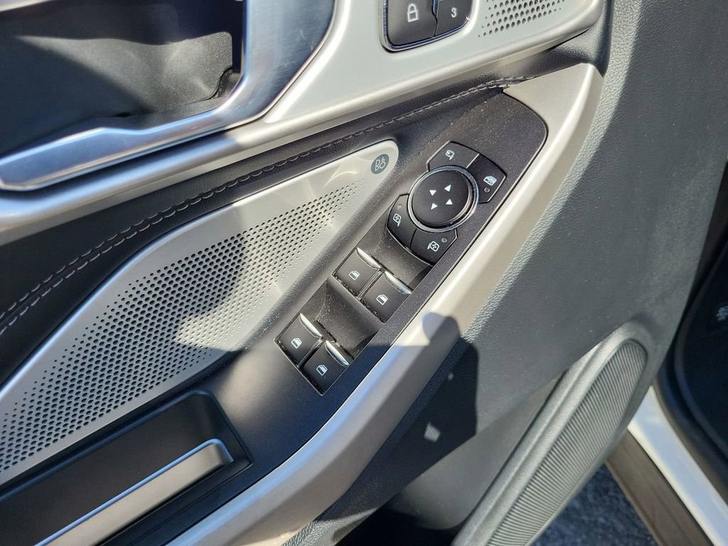 Used 2022 Ford Explorer Limited w/ Limited Technology Package image 15