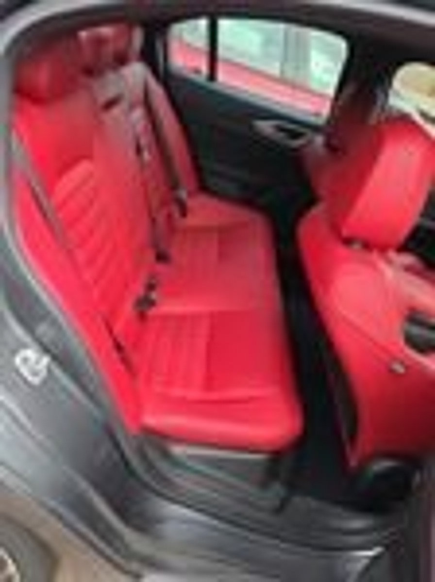 Used 2024 Alfa Romeo Giulia Veloce AWD/4WD image 17