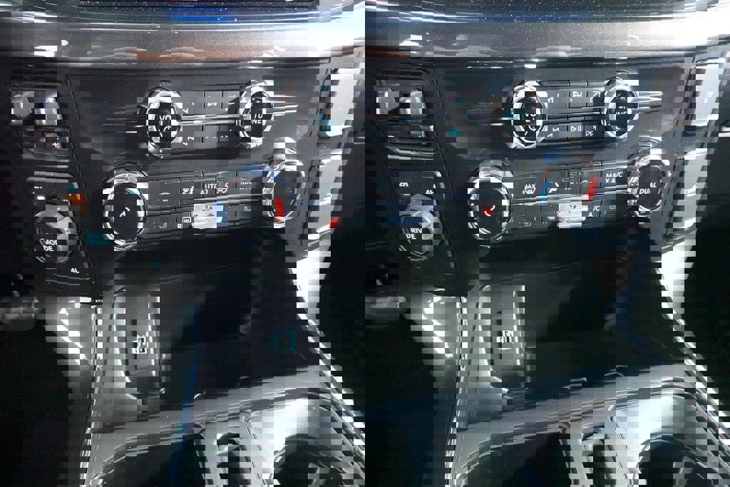 Used 2022 Ford F150 XLT w/ Equipment Group 302A High image 16