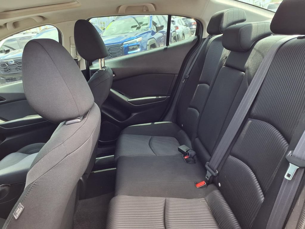 Used 2016 MAZDA MAZDA3 i Touring w/ Popular Equipment Package FWD image 23