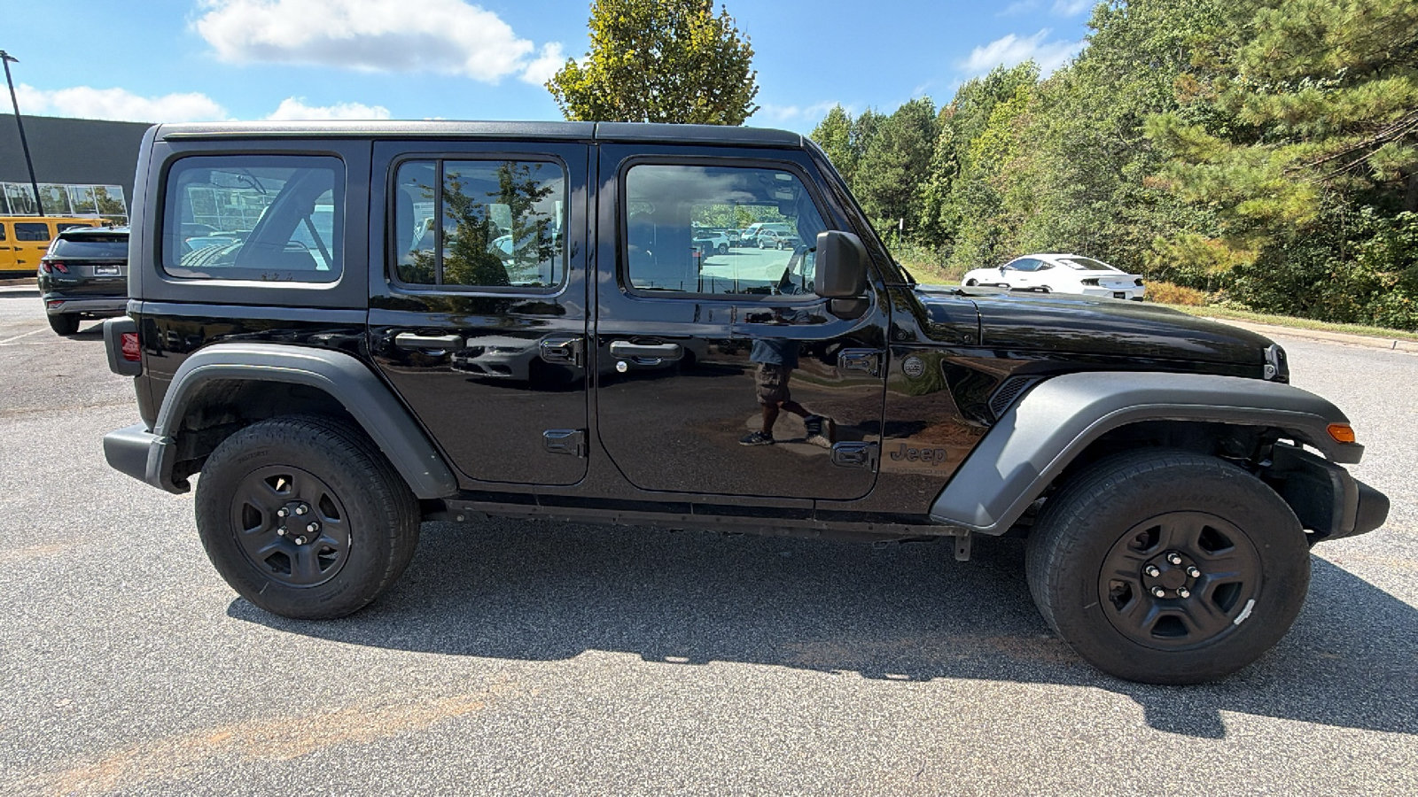 Used 2025 Jeep Wrangler Unlimited Sport AWD/4WD image 7
