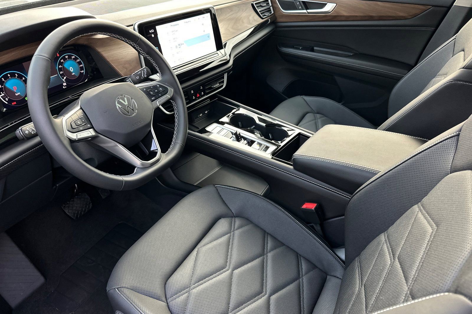 New 2026 Volkswagen Atlas SE image 8