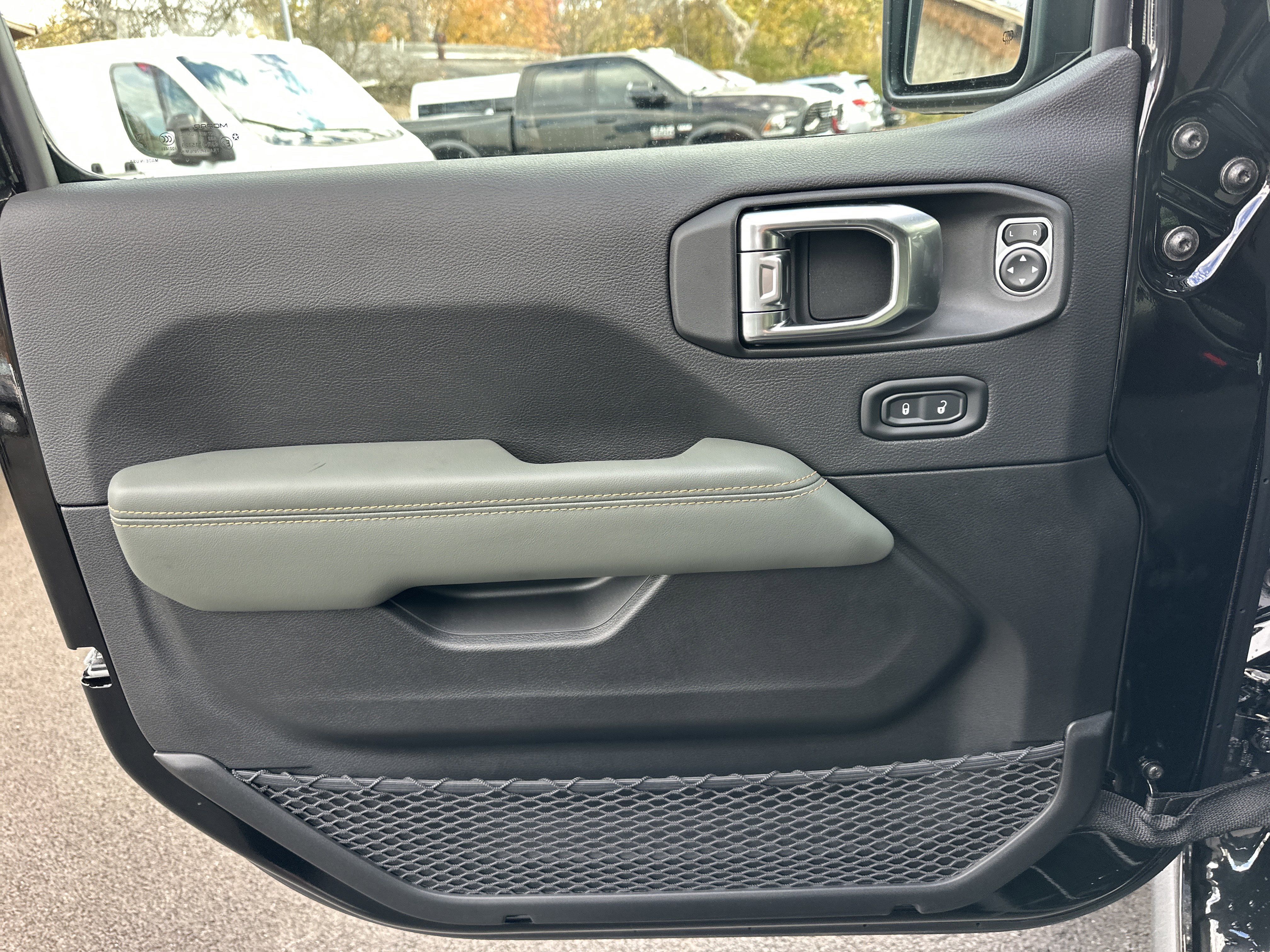 New 2026 Jeep Gladiator Mojave image 30