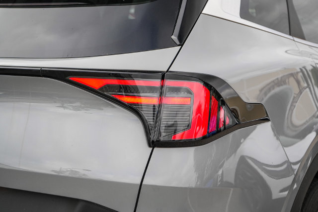 New 2027 Kia Sportage EX FWD image 17