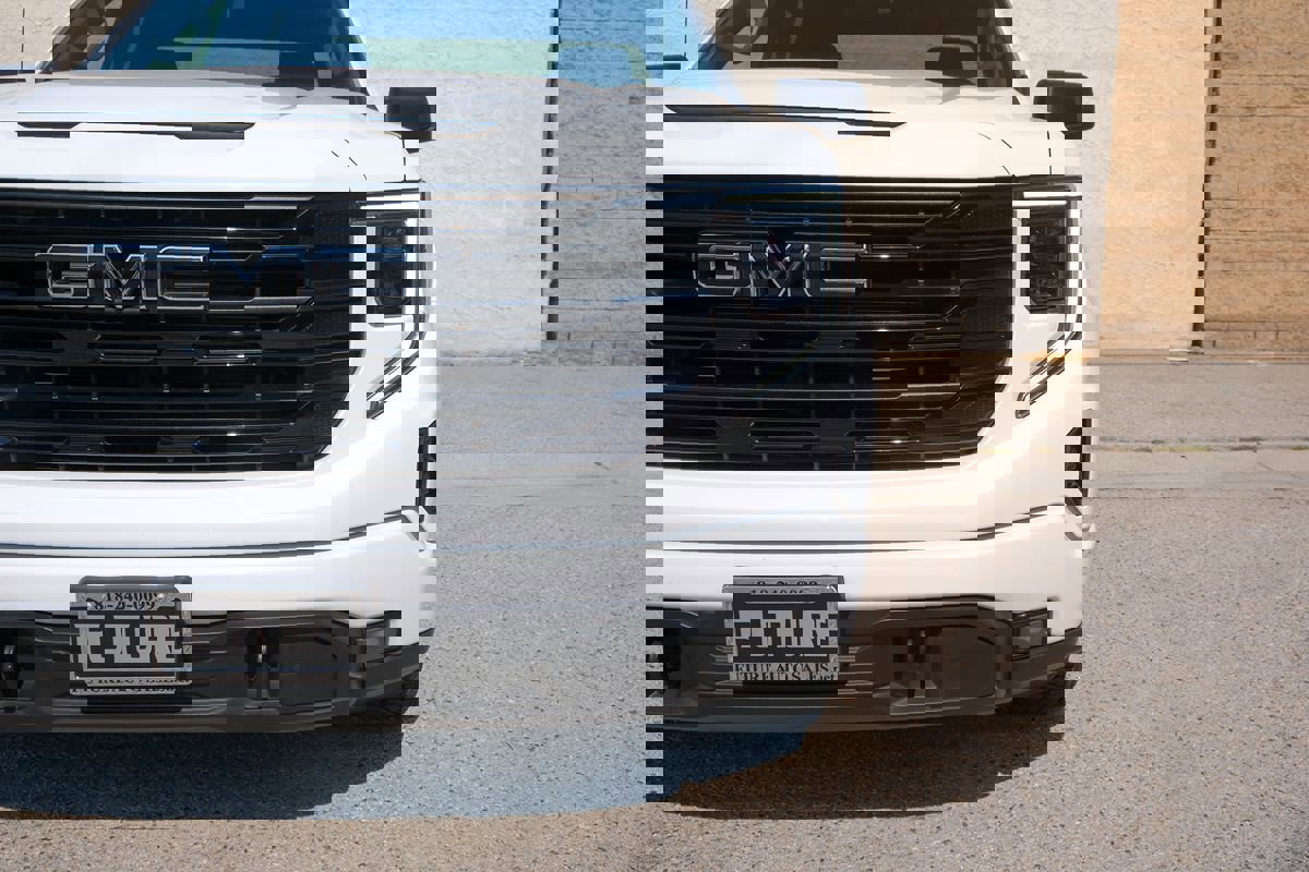 Used 2023 GMC Sierra 1500 Elevation image 43