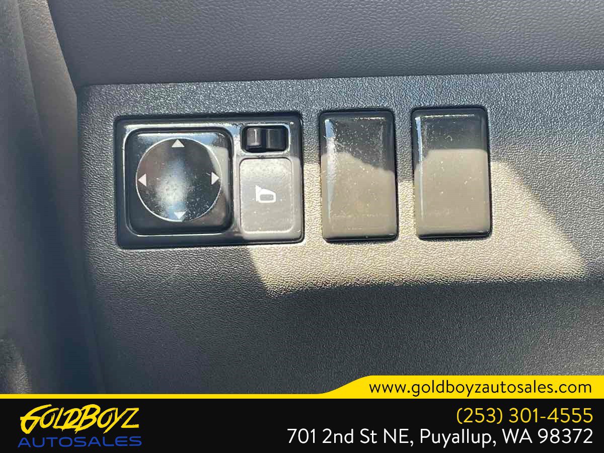 Used 2013 Nissan Xterra S AWD/4WD image 33