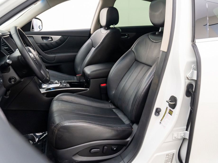 Used 2017 INFINITI QX70 AWD w/ Premium Package image 15