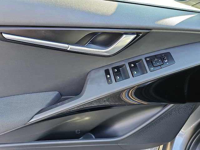 Used 2023 Kia Niro EX w/ EX Cold Weather Package image 12