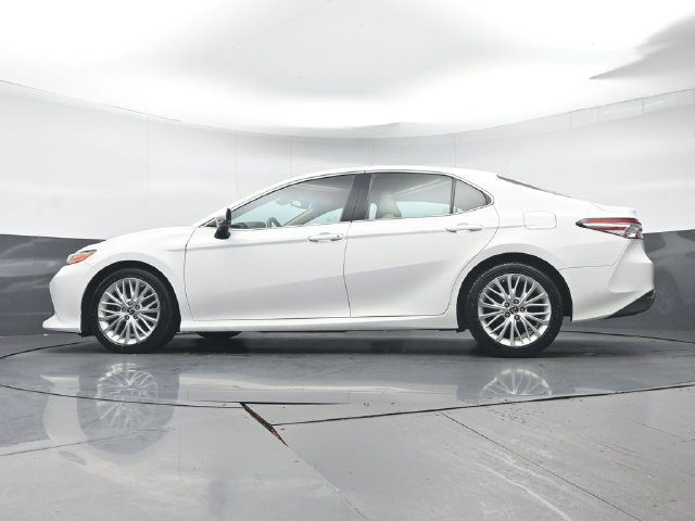 Used 2018 Toyota Camry XLE FWD image 26
