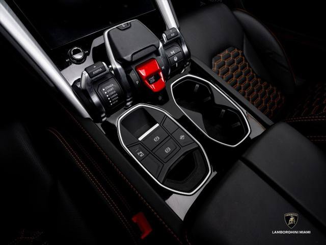 Used 2020 Lamborghini Urus AWD/4WD image 27