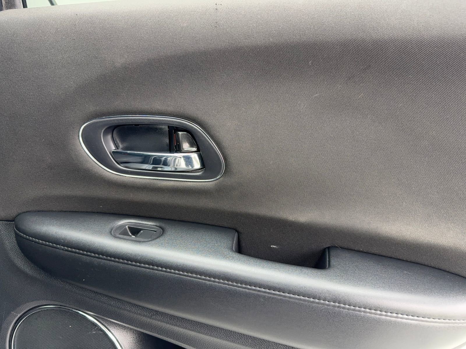 Used 2018 Honda HR-V EX image 43