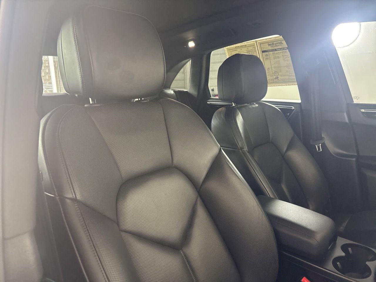 Used 2022 Porsche Macan AWD/4WD image 28