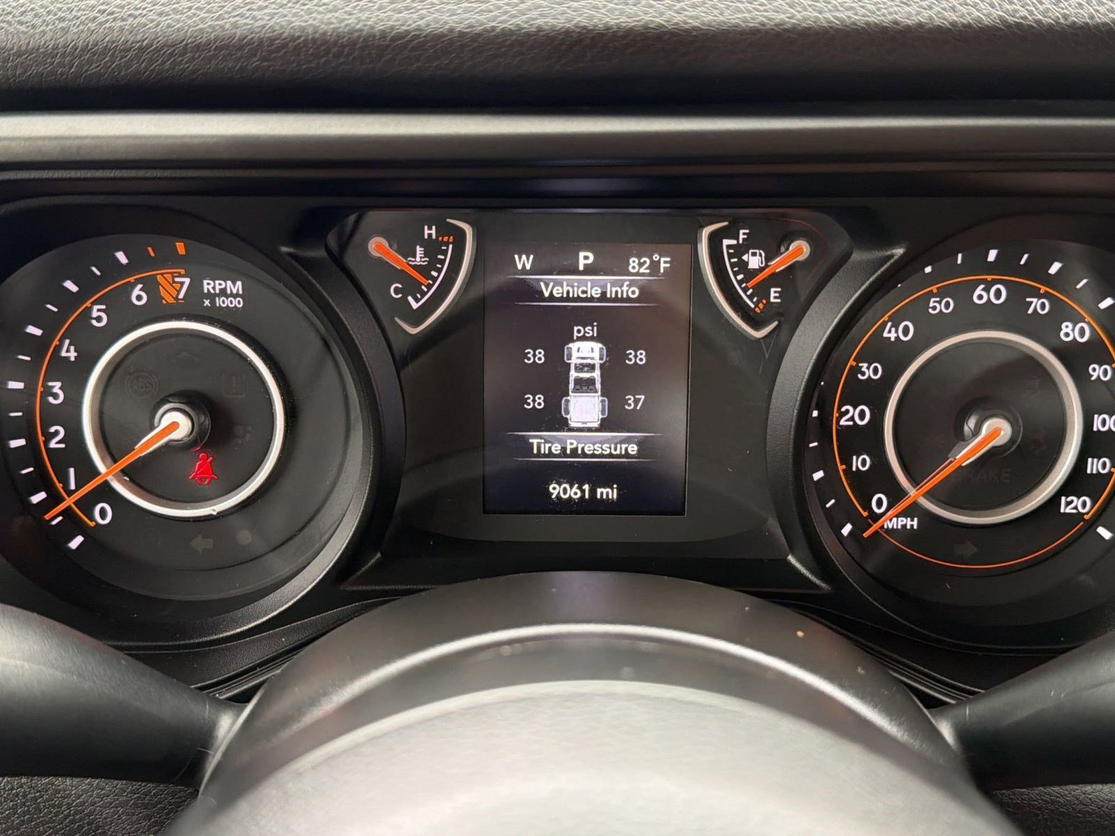 Used 2025 Jeep Gladiator Sport image 16