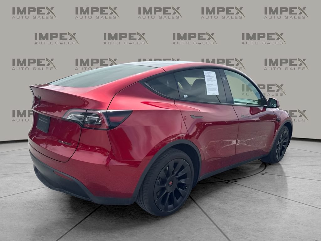 Used 2024 Tesla Model Y Long Range AWD/4WD image 3