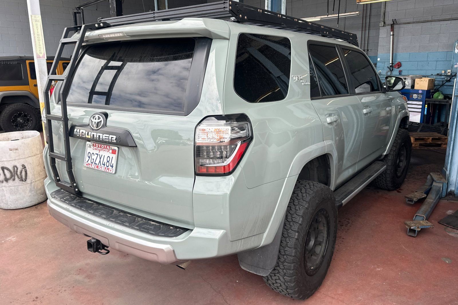 Used 2023 Toyota 4Runner TRD Off-Road AWD/4WD image 4
