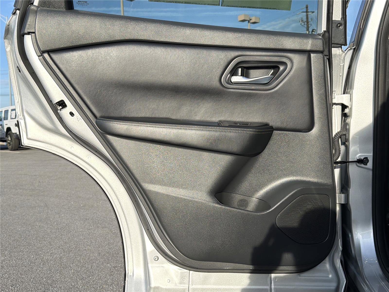 Used 2025 Nissan Rogue SV image 20