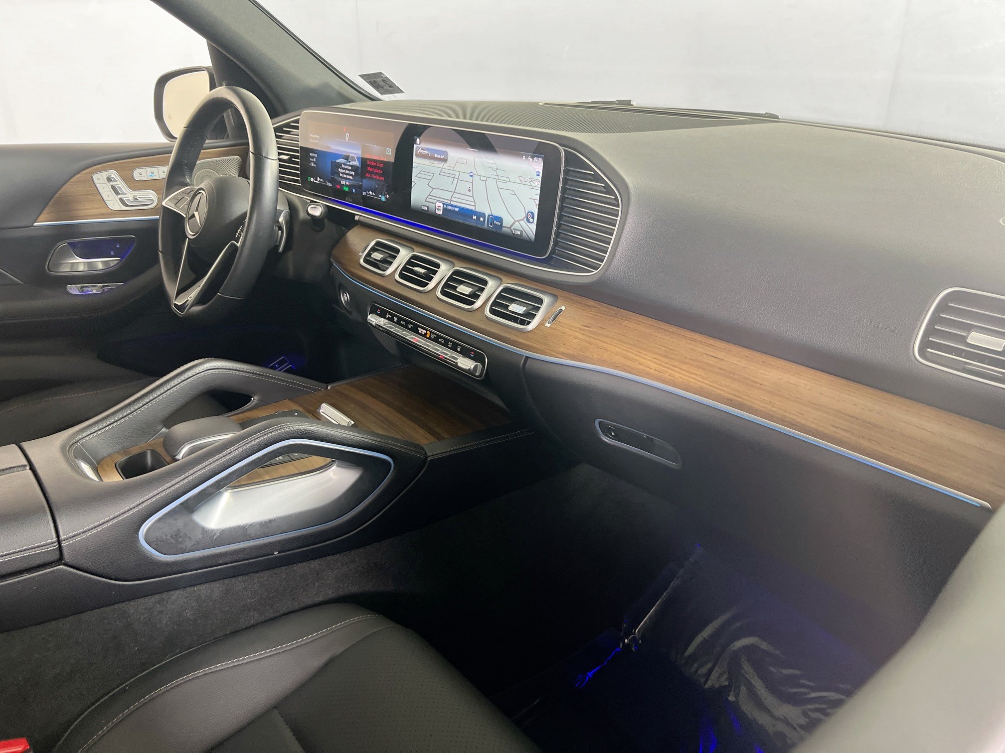 Used 2025 Mercedes-Benz GLE 450e 4MATIC image 29