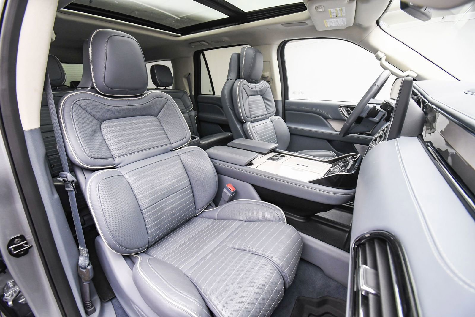 Used 2024 Lincoln Navigator L Black Label image 19