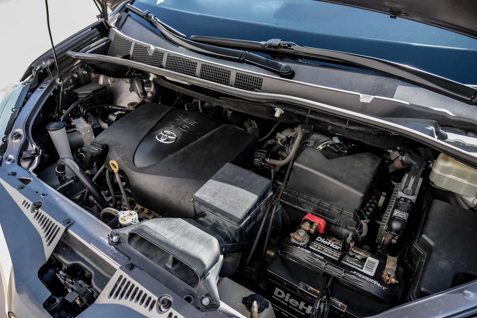 Used 2018 Toyota Sienna XLE image 51