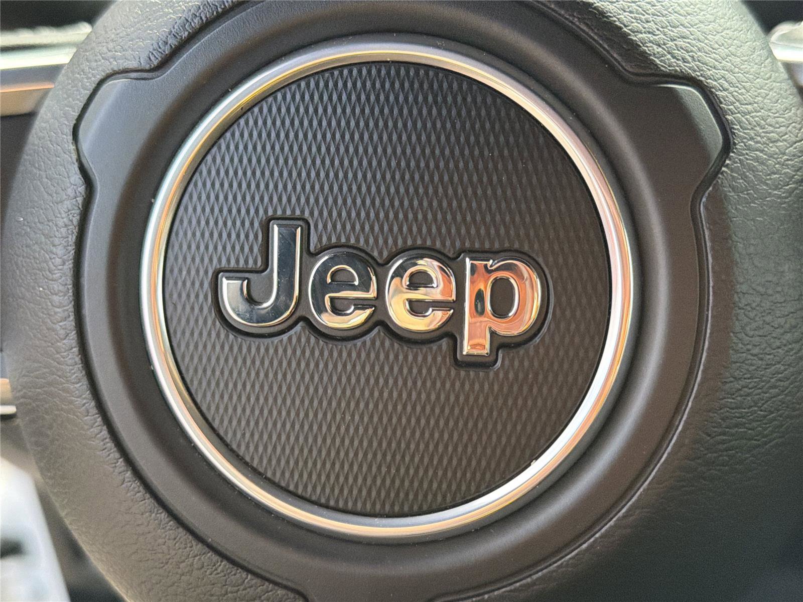 Used 2025 Jeep Wrangler Sahara w/ Safety Group image 25