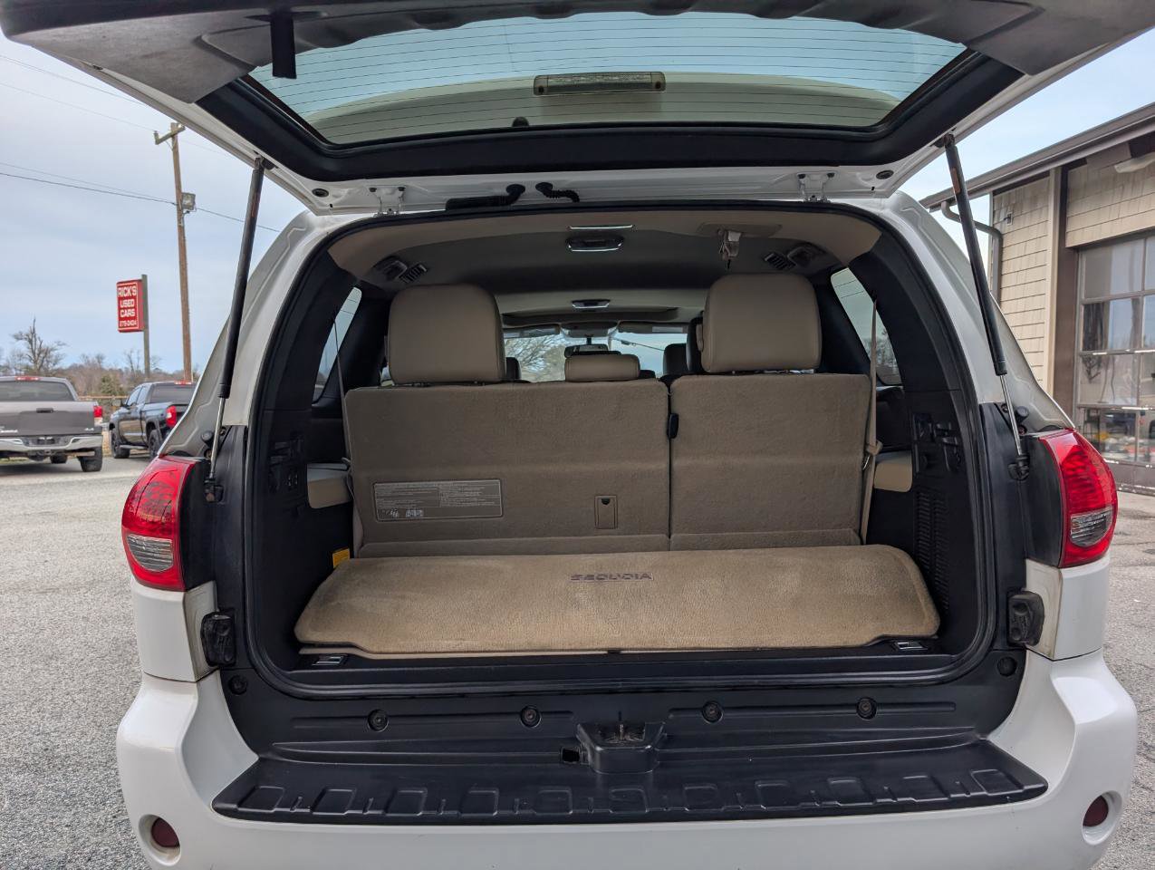 Used 2014 Toyota Sequoia SR5 w/ Premium Package image 23