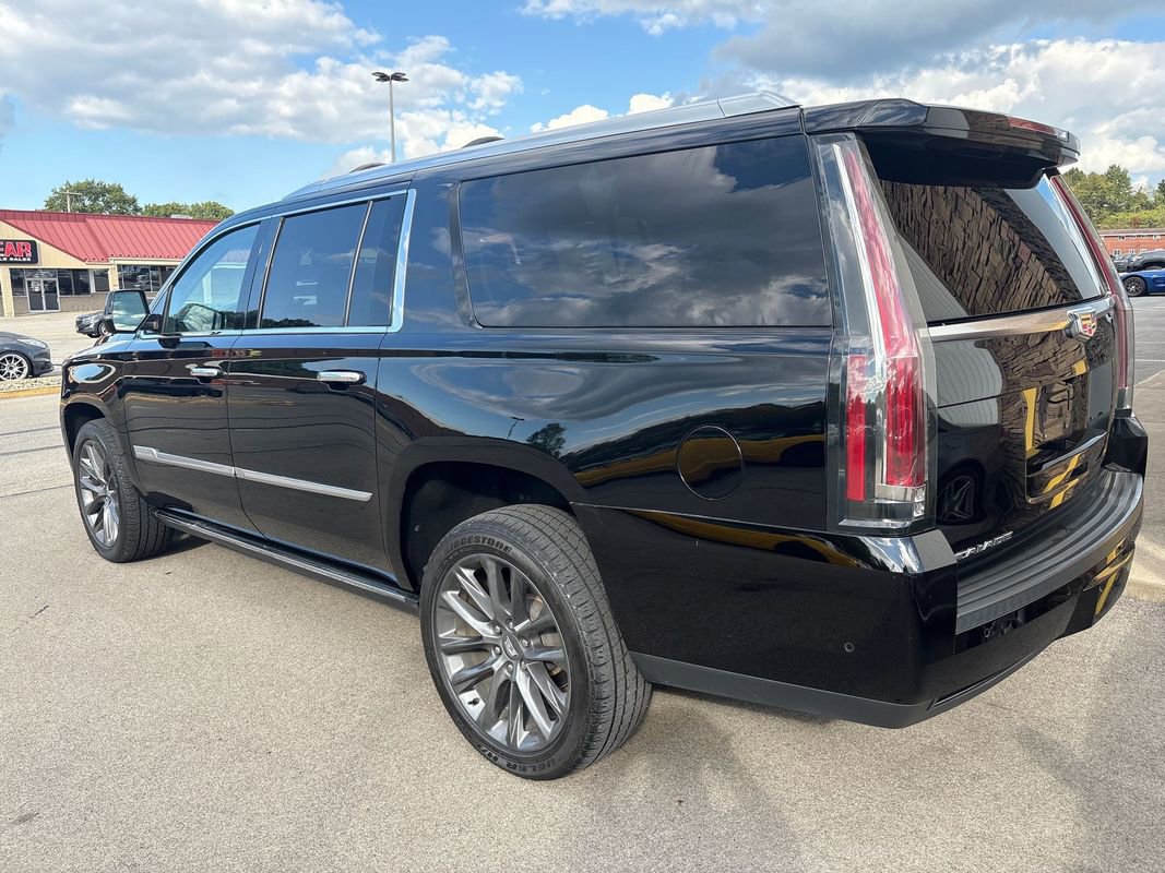 Used 2019 Cadillac Escalade ESV Premium Luxury image 3