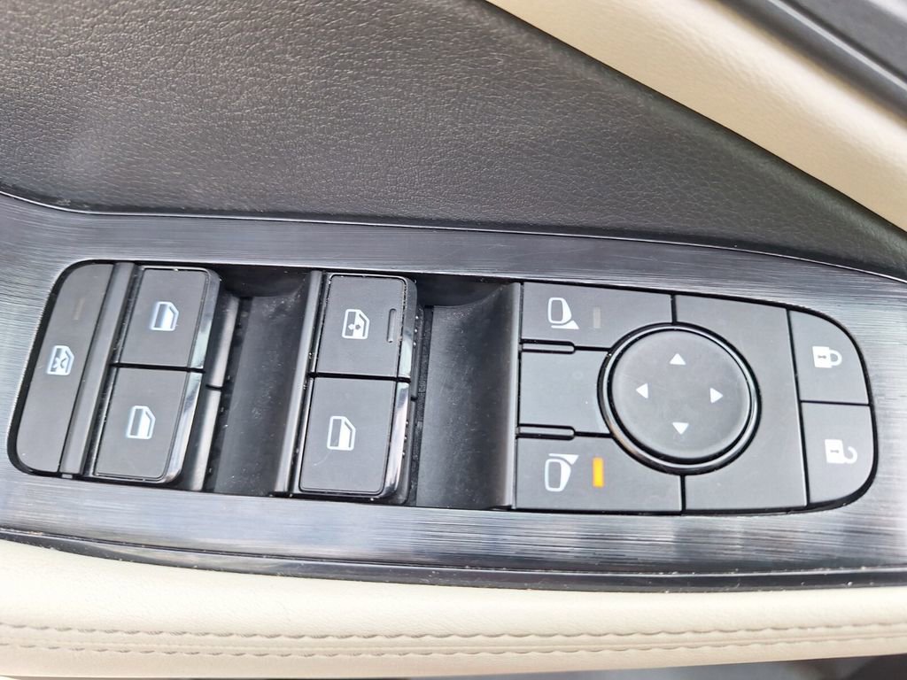 Used 2025 Nissan Rogue SV image 20