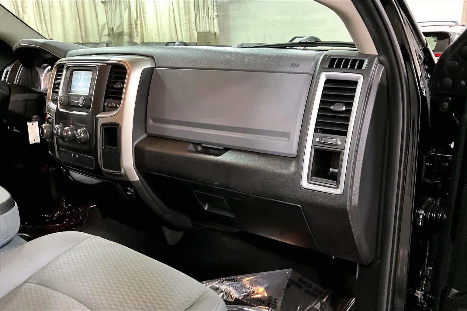 Used 2019 RAM 1500 Classic SLT RWD image 19