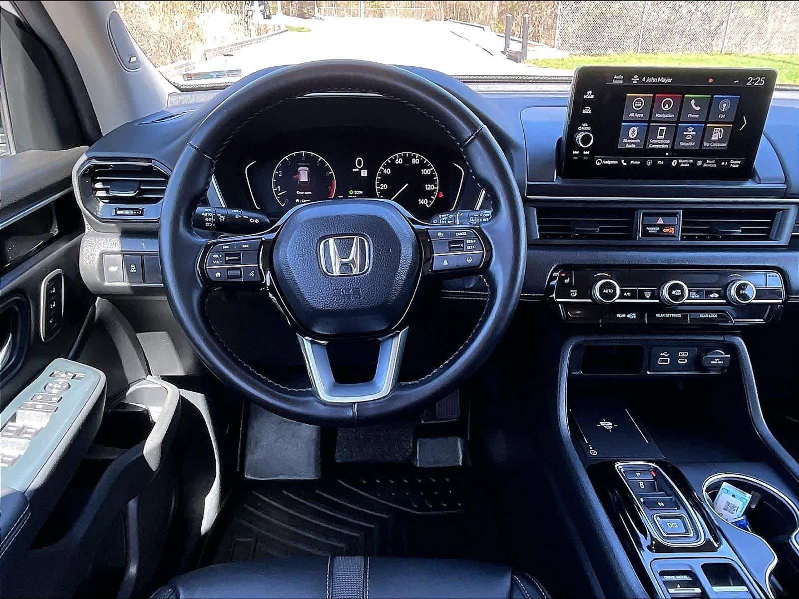 Used 2025 Honda Pilot Touring image 18