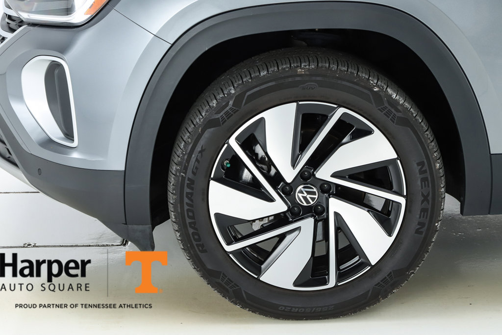 Used 2025 Volkswagen Atlas SE w/ Panoramic Sunroof Package FWD image 45