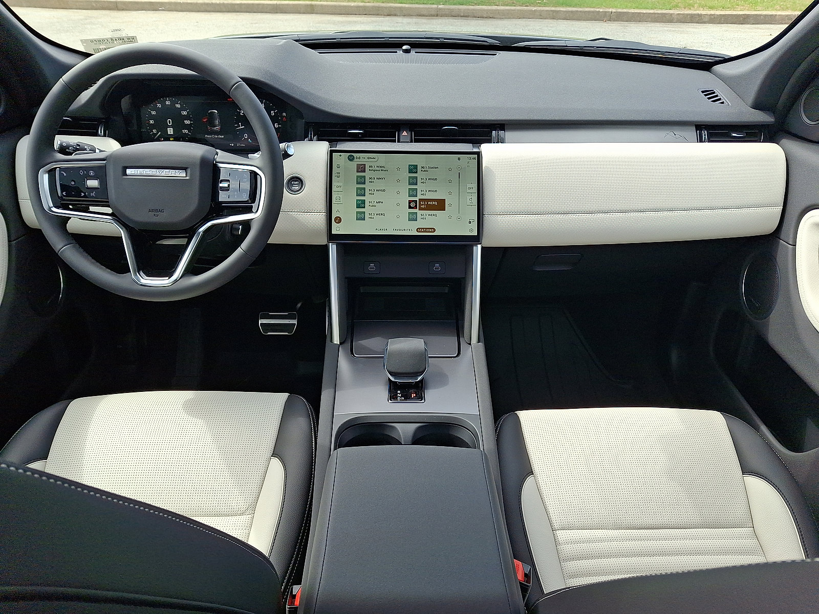 New 2026 Land Rover Discovery Sport Landmark image 13