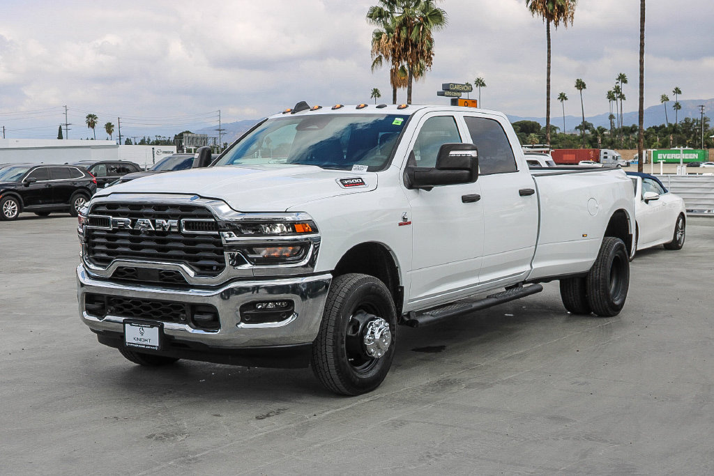 New 2026 RAM 3500 Tradesman AWD/4WD image 4