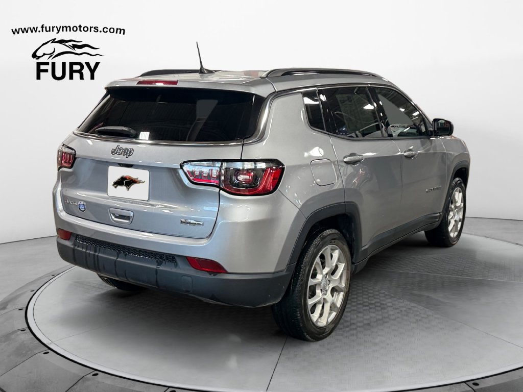 Used 2023 Jeep Compass Latitude AWD/4WD image 4