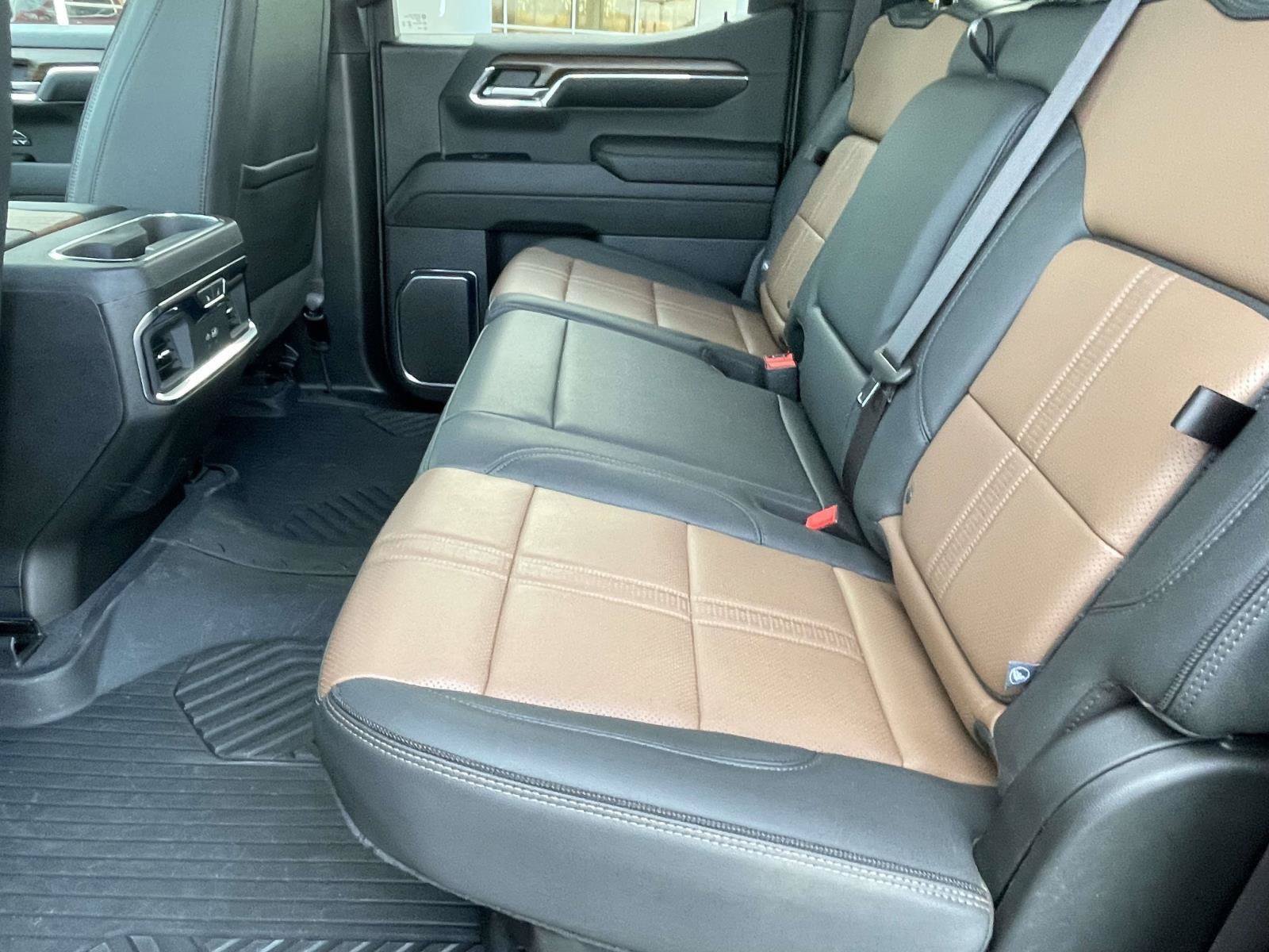 Certified 2024 Chevrolet Silverado 1500 High Country w/ Technology Package AWD/4WD image 6