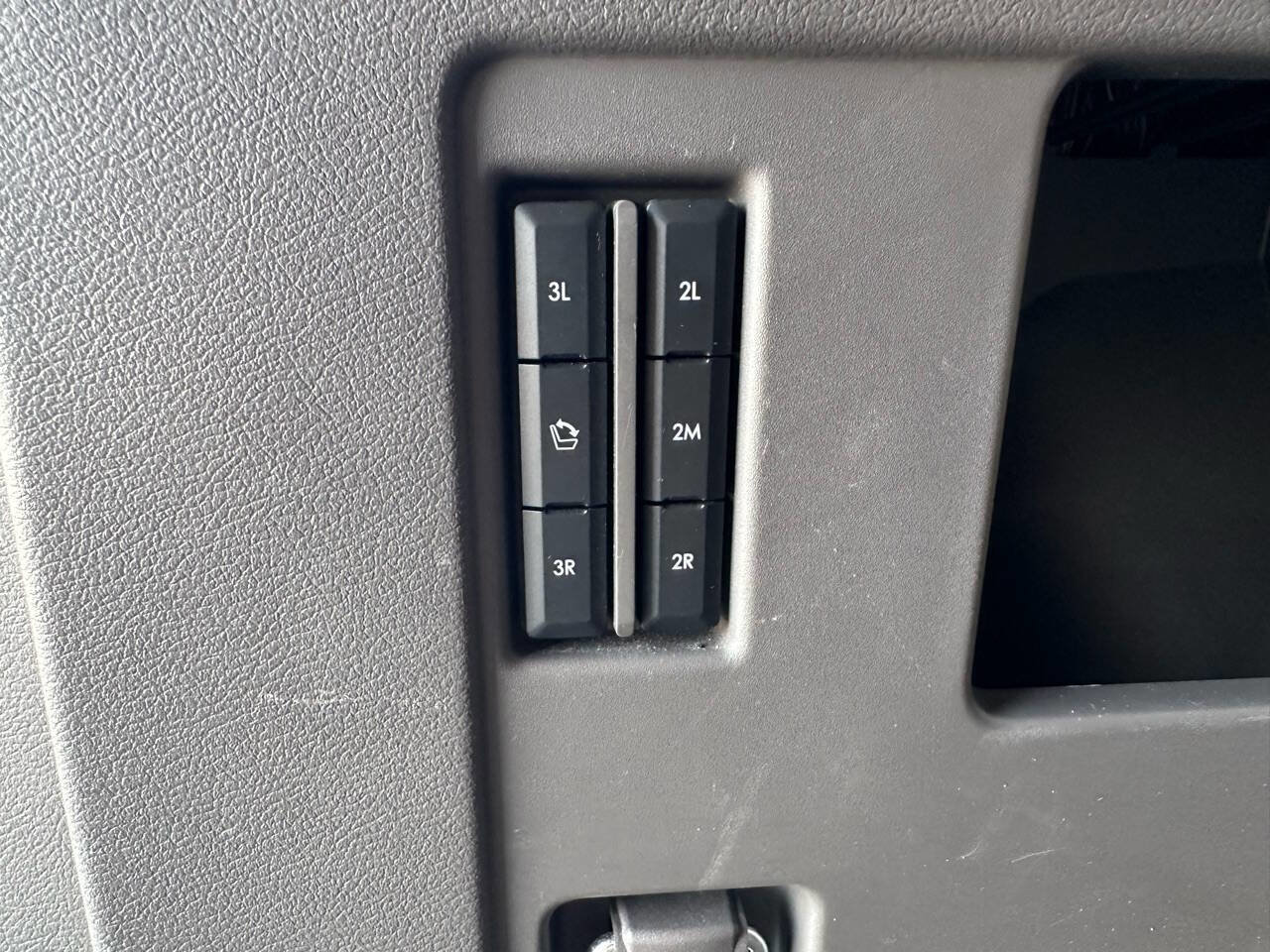 Used 2022 Lincoln Navigator 2WD image 36