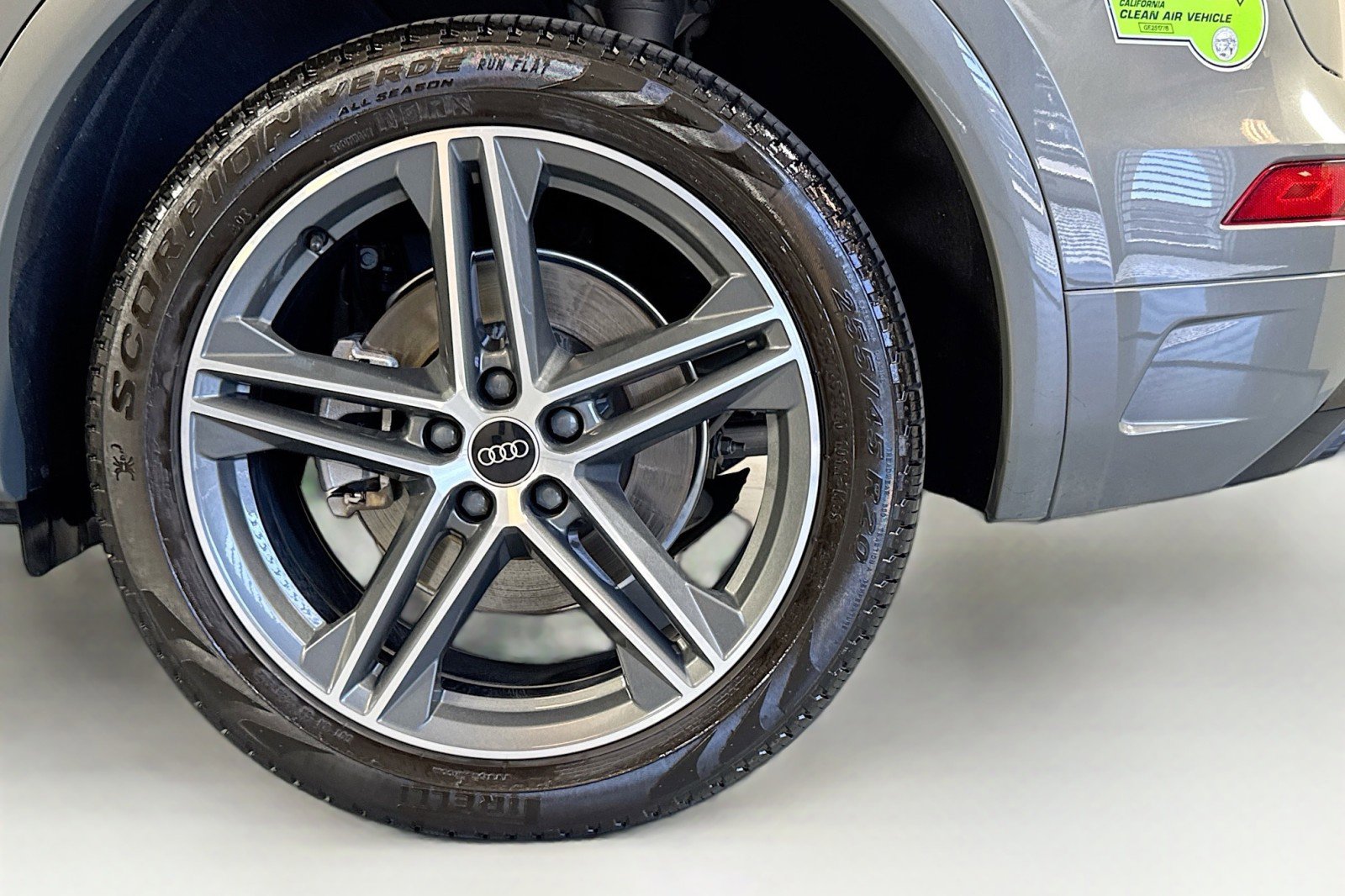 Used 2023 Audi Q5 e Premium Plus w/ Premium Plus Package image 30