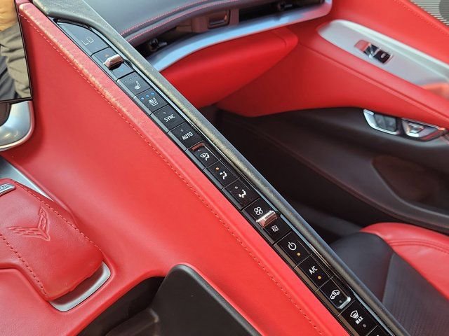 Used 2021 Chevrolet Corvette Stingray Premium Conv w/ Z51 Performance Package image 22