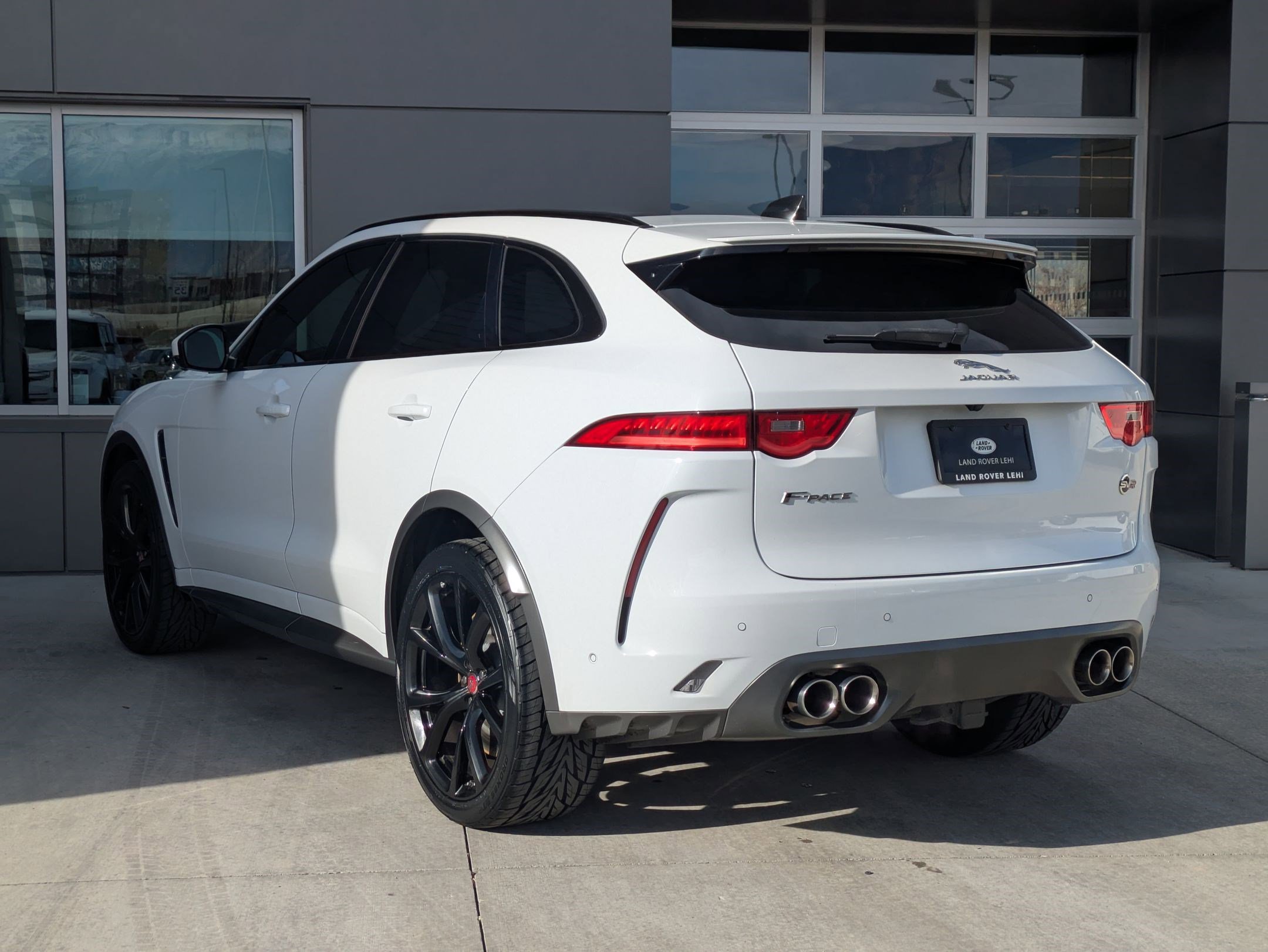 Used 2020 Jaguar F-PACE SVR image 10