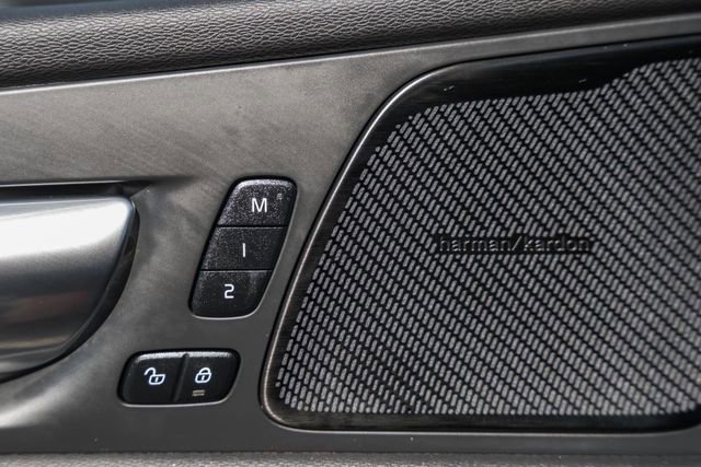 Certified 2022 Volvo XC60 T8 R-Design w/ Advanced Package image 38