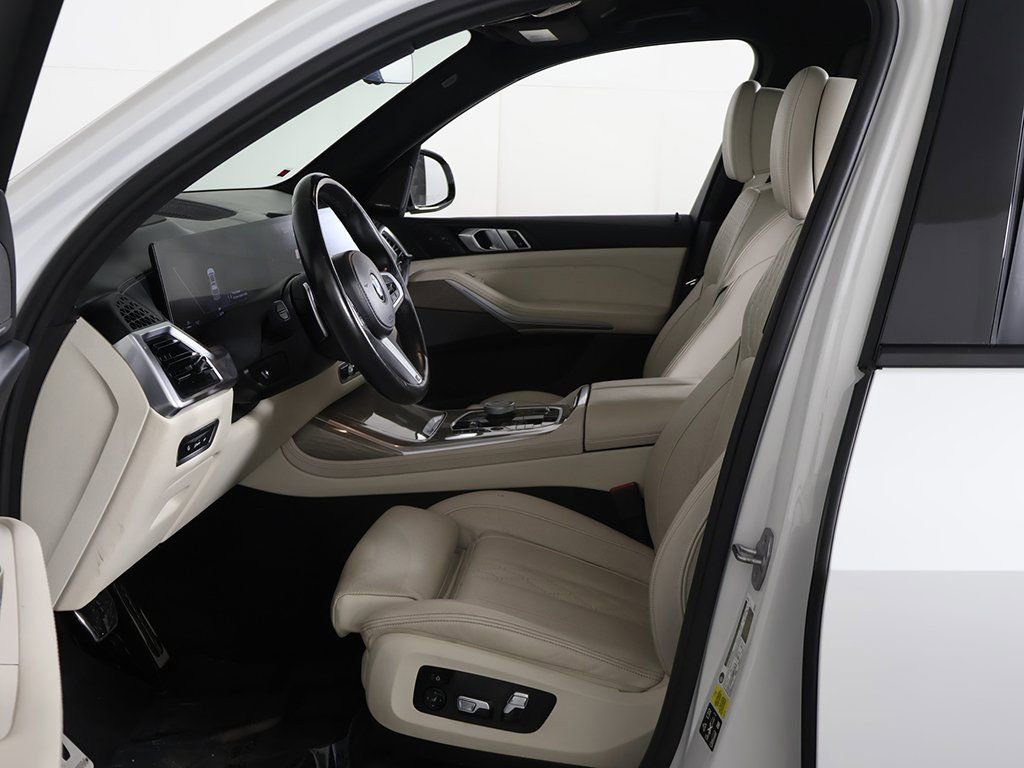 Used 2024 BMW X7 xDrive40i w/ Executive Package image 33