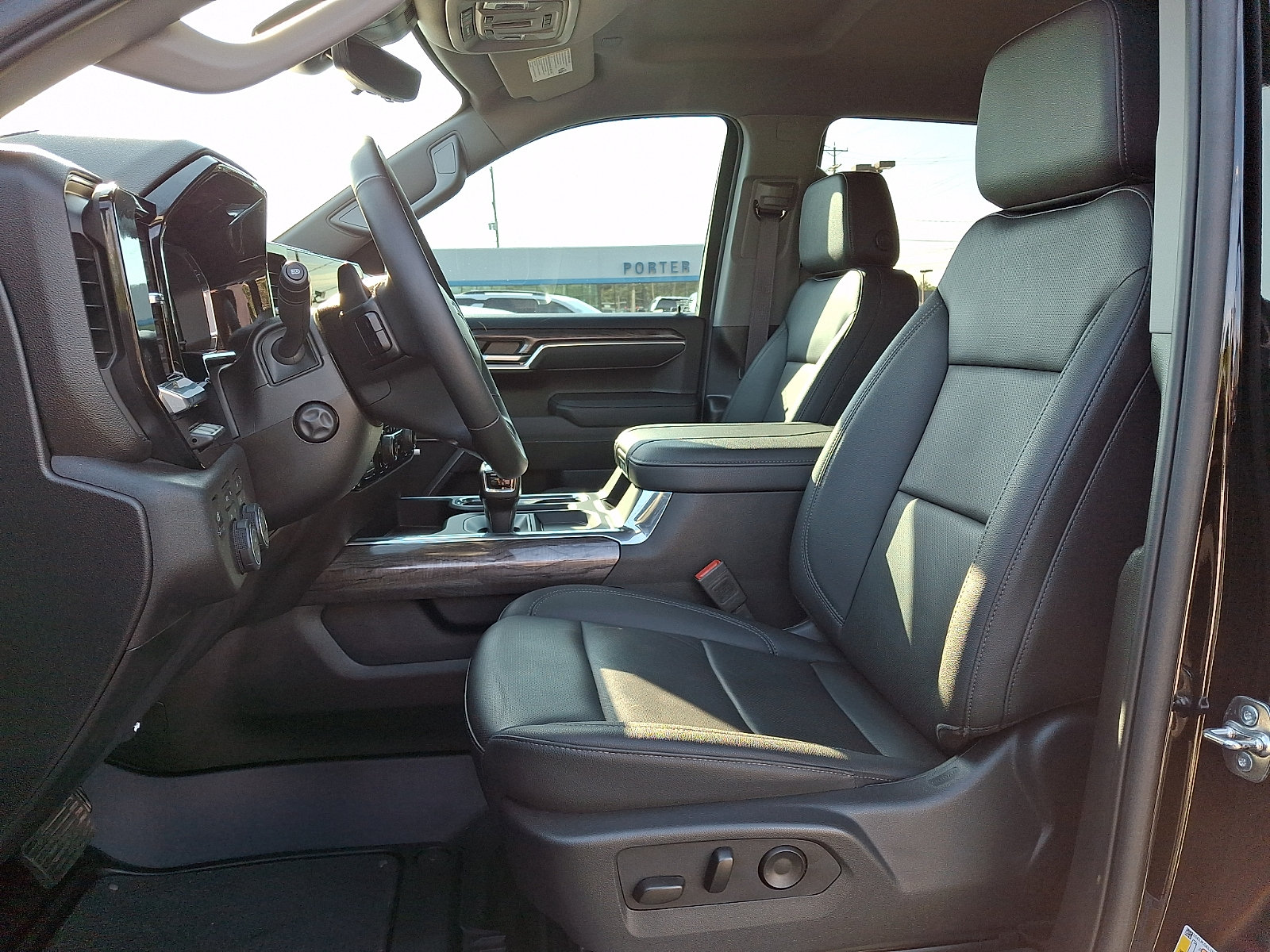 Certified 2025 Chevrolet Silverado 1500 LTZ w/ Technology Package AWD/4WD image 14