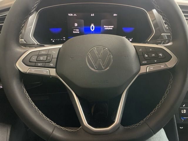 Used 2022 Volkswagen Tiguan SE AWD/4WD image 19