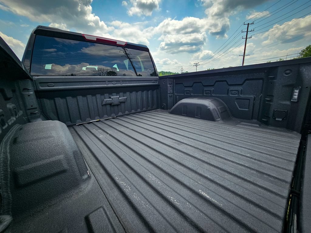Used 2025 Chevrolet Silverado 1500 Custom Trail Boss AWD/4WD image 6