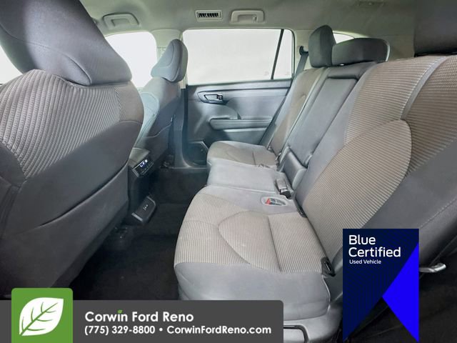 Used 2022 Toyota Highlander LE image 23
