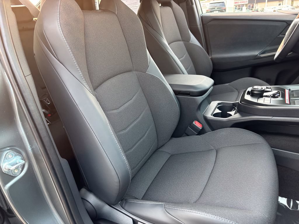 Used 2026 Toyota C-HR AWD/4WD image 36