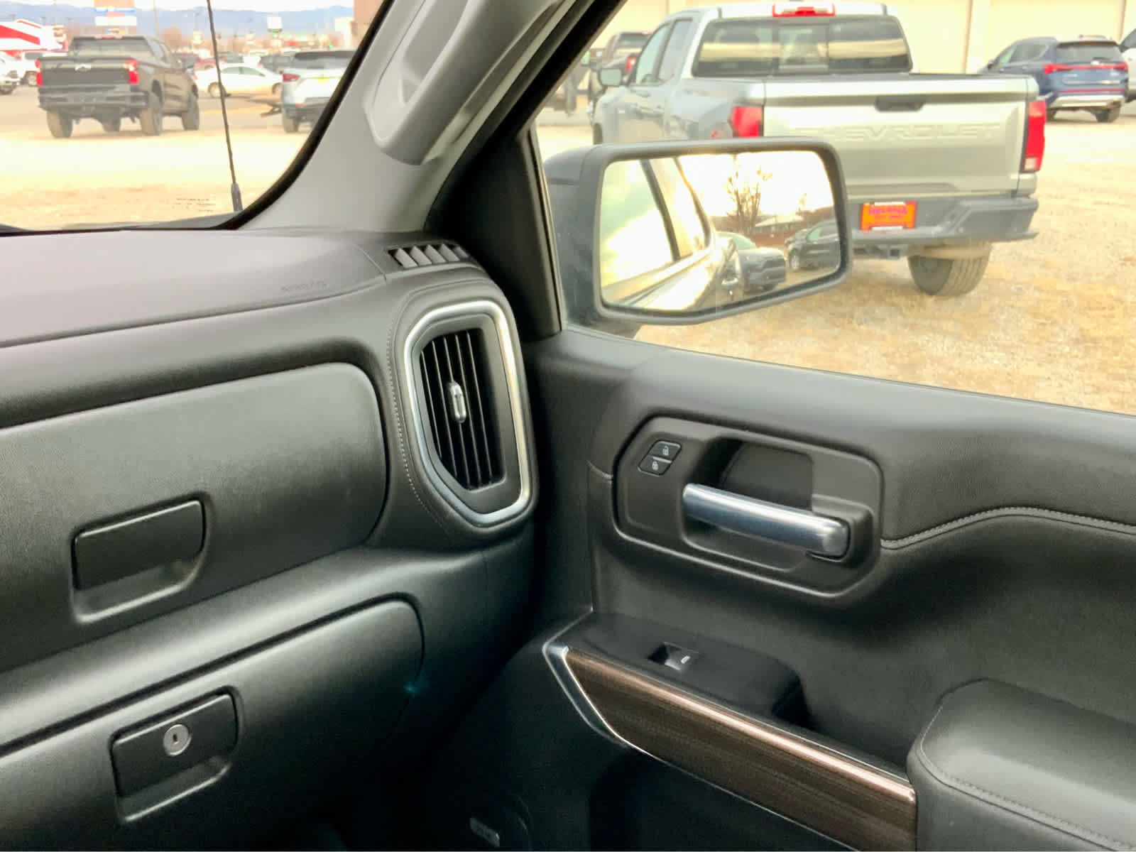 Used 2019 Chevrolet Silverado 1500 RST image 38