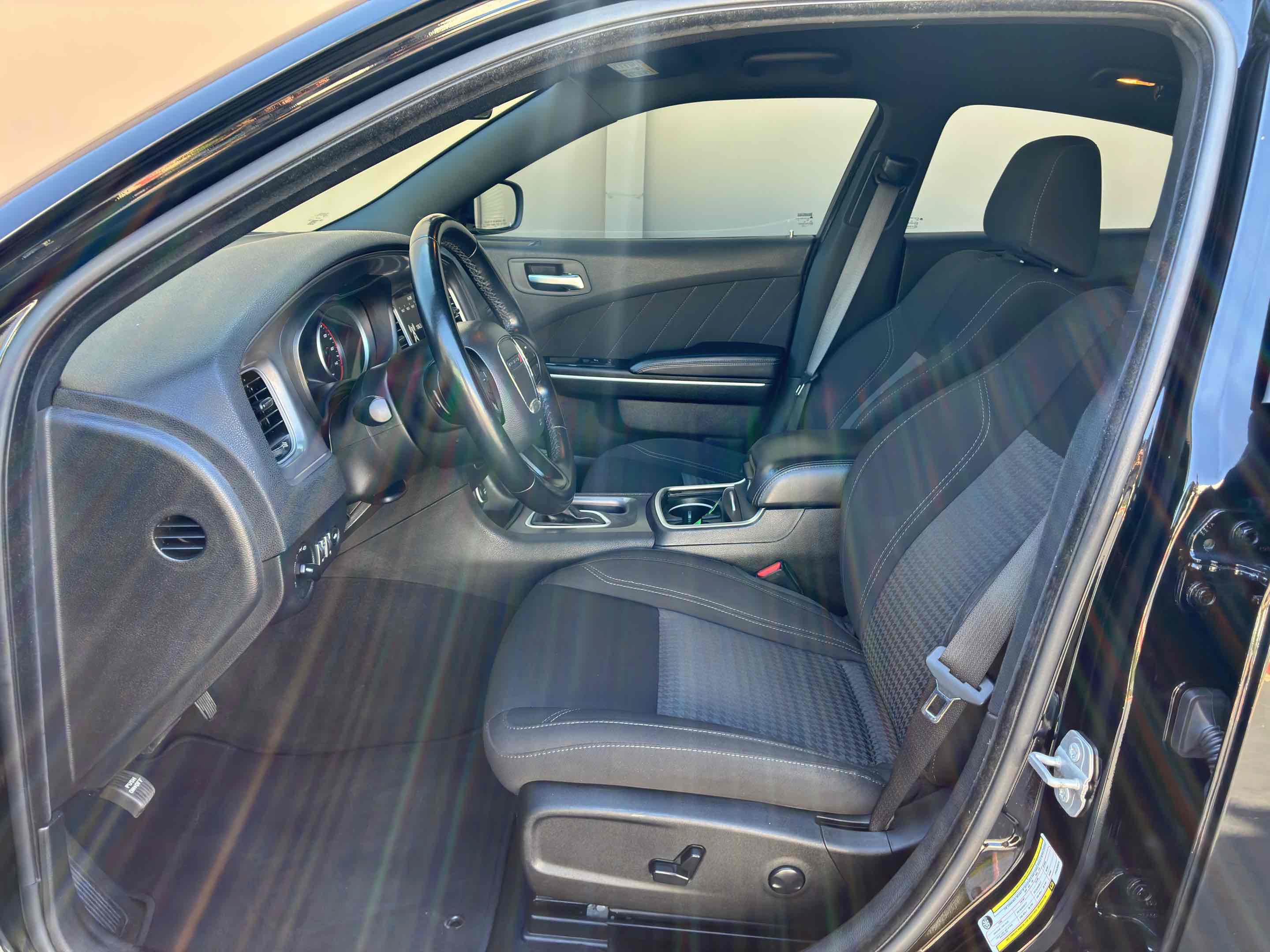Used 2023 Dodge Charger SXT RWD image 39