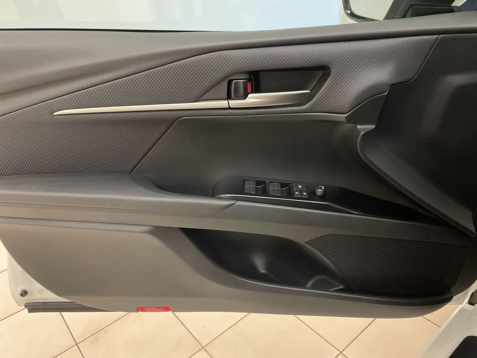 Used 2025 Toyota Camry SE FWD image 15